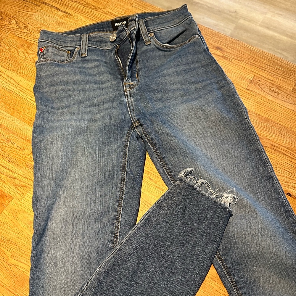 Hudson Skinny with Raw Ankle Hem